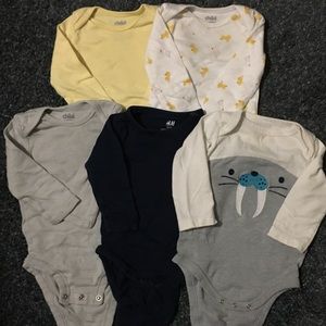 3-6m Bundle/Lot of baby onesies